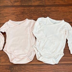 ⭐️⭐️PICK 5 / $20 (2) H&M Soft Pink and White Baby Girl Bodysuits 6-9M